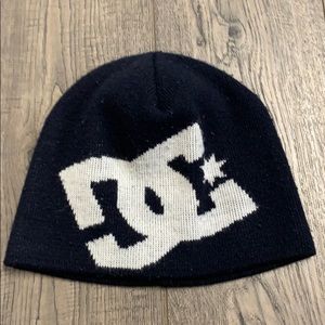Dc shoe co navy blue beanie with white logo